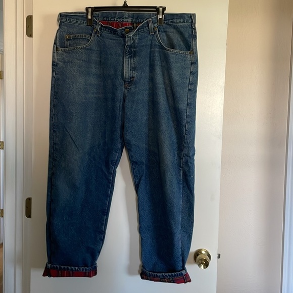 LLBean men’s flannel lined jeans. 42x30. Classic tartan plaid. See wear at cuff. - Picture 2 of 6